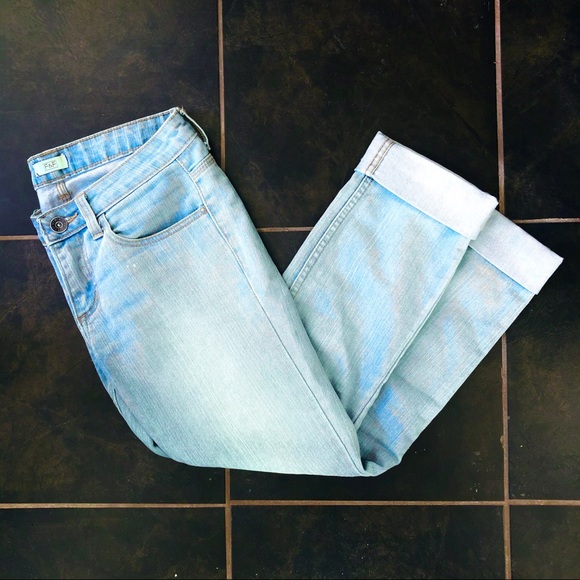 Light wash skinny jeans